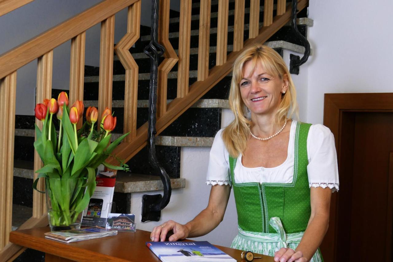 Gaestehaus Hochmuth Mayrhofen Buitenkant foto
